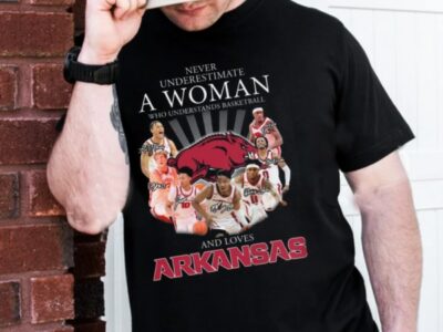 Never Underestimate A Woman Who Understands Basketball And Loves Arkansas Signatures Classic T-Shirt