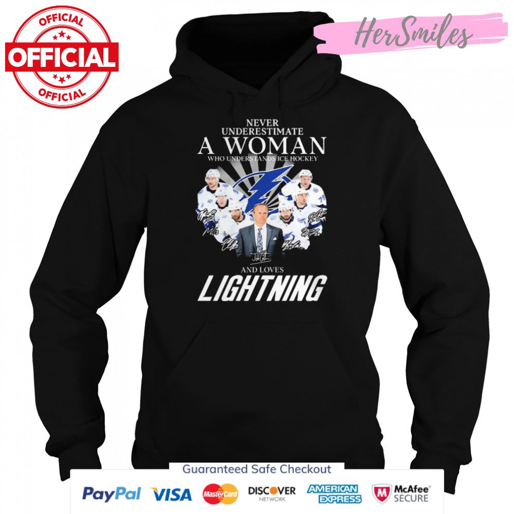 Never Underestimate A Woman And Loves Lightning Hockey Team 2022 Signatures T-Shirt Never Underestimate A Woman And Loves Lightning Hockey Team 2022 Signatures T-Shirt