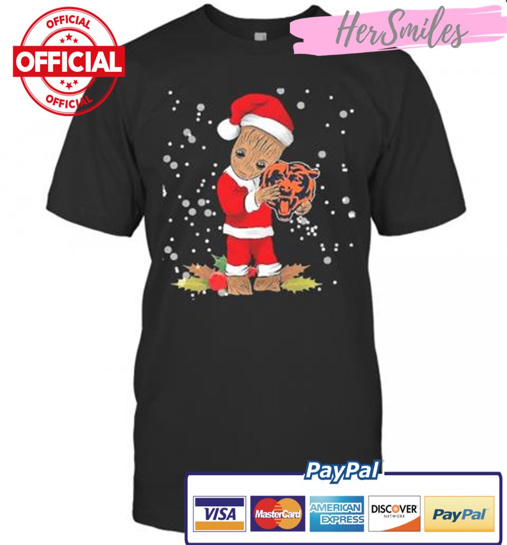 Santa Baby Groot Hug Chicago Bears Christmas T-Shirt