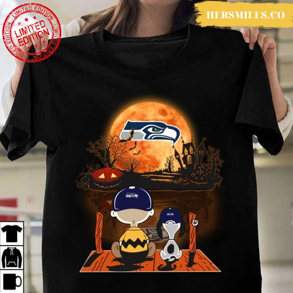 Charlie Brown And Snoopy Watching Seattle Seahawks Halloween T-Shirt