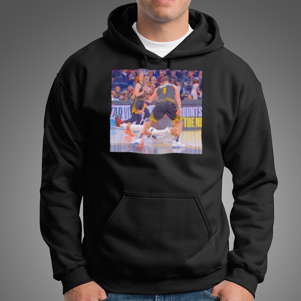 Klay Beating The Grizzlies On Christmas Shirt Klay Beating The Grizzlies On Christmas Shirt
