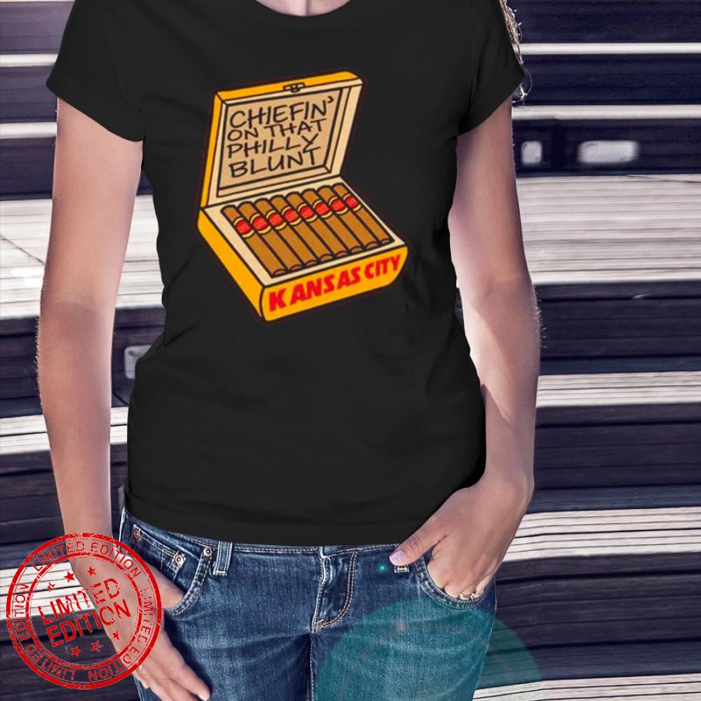 chiefin’ on that Philly blunt Kansas City T-Shirt