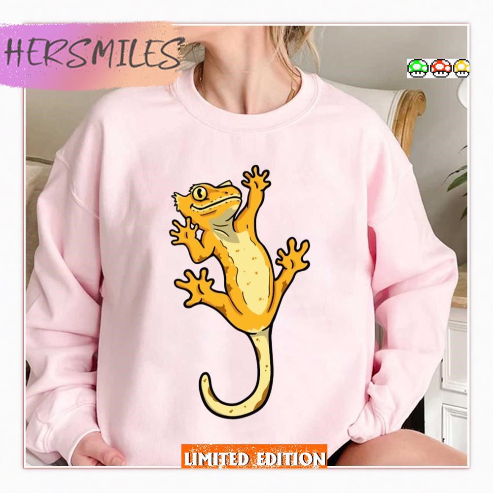 Front Hanging Crested Gecko T-shirt