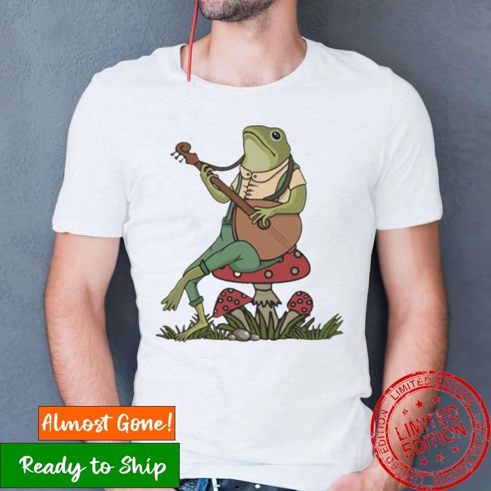 Vintage Frog Playing Banjo On A Mushroom Cottagecore Shirt Vintage Frog Playing Banjo On A Mushroom Cottagecore Shirt