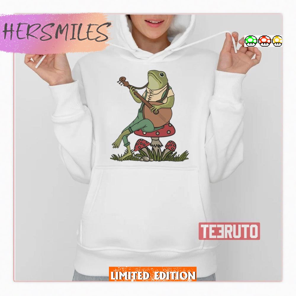 Vintage Frog Playing Banjo On A Mushroom Cottagecore T-Shirt