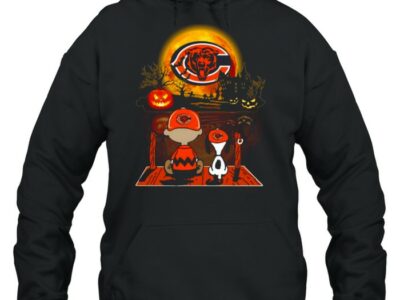snoopy and charlie brown pumpkin chicago bears halloween moon shirt unisex hoodie