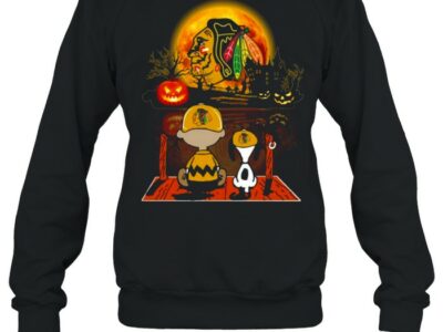 snoopy and charlie brown pumpkin chicago blackhawks halloween moon shirt unisex sweatshirt
