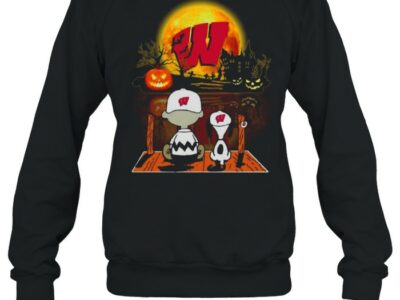 snoopy and charlie brown pumpkin wisconsin badgers halloween moon shirt unisex sweatshirt