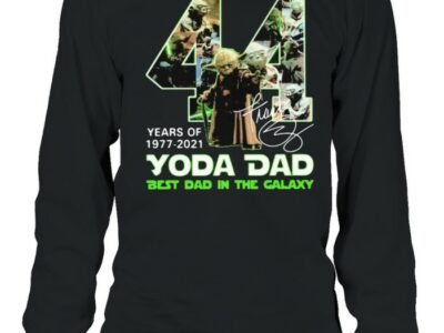 44-years-of-1977-2021-yoda-dad-best-dad-in-the-galaxy-signature-Long-Sleeved-T-shirt.jpg
