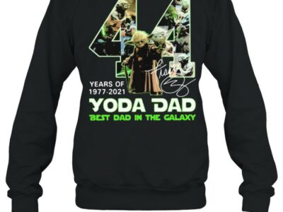 44-years-of-1977-2021-yoda-dad-best-dad-in-the-galaxy-signature-Unisex-Sweatshirt.jpg