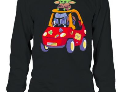 Baby-on-board-the-mandalorian-driving-car-yoda-Long-Sleeved-T-shirt.jpg