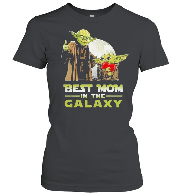 Nice master Yoda and baby Yoda best mom in the galaxy Star wars shirt