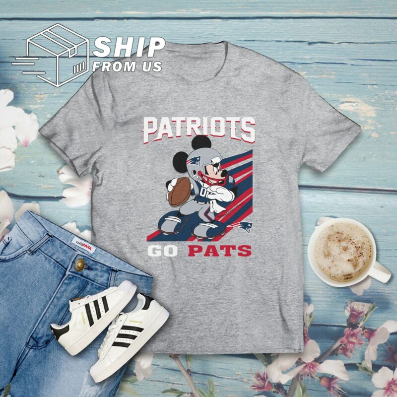 Mickey Mouse New England Patriots American Football Team T Shirt