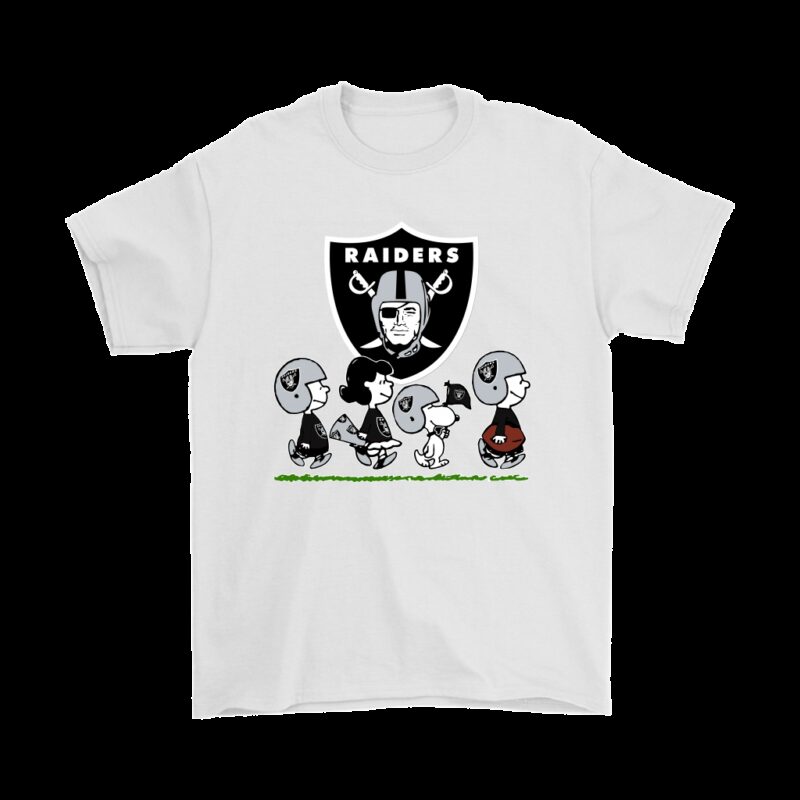 Snoopy Paints The Oakland Raiders Logo Football T-Shirt - T-shirts Low Price