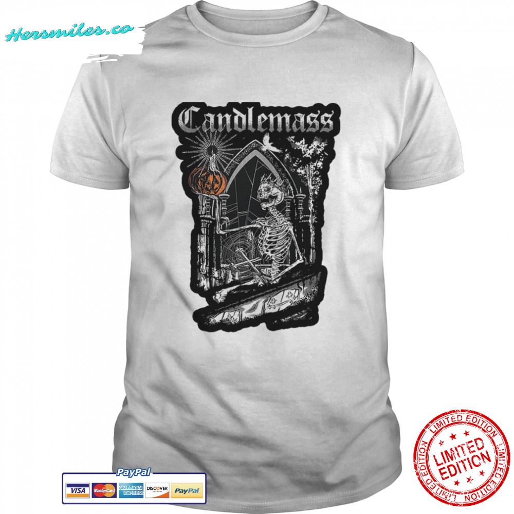 alone in the castle when halloween Classic T-Shirt
