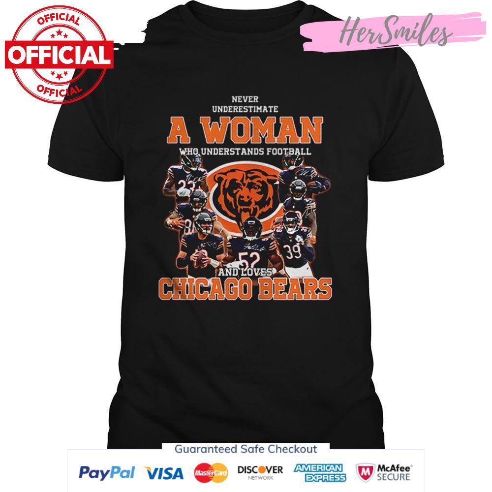 Never underestimate a woman who understands Chicago Bears Graphic T-Shirt