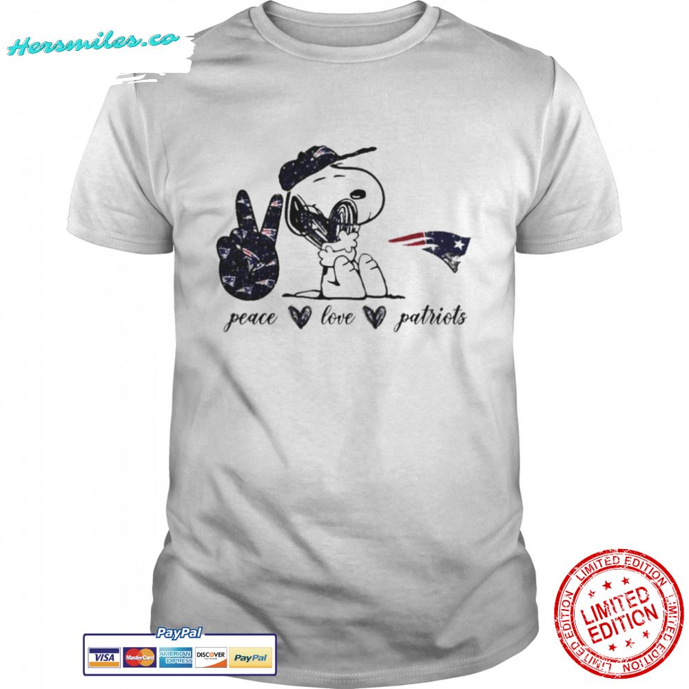 Snoopy peace love New England Patriots shirt