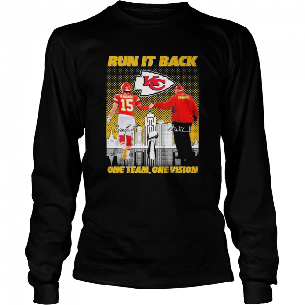 Kansas City Chiefs Mahomes and Andy Reid Run it back one team one vision signatures shirt