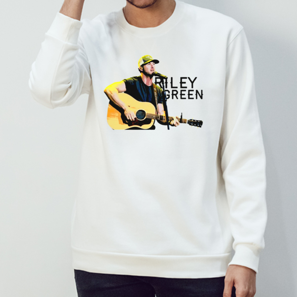 Live In Concert Mug Riley Green Shirt