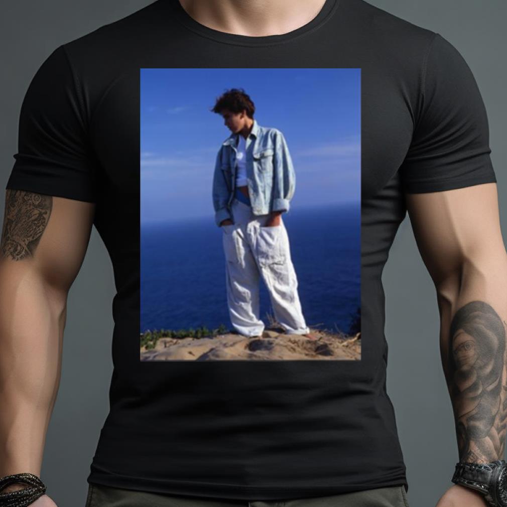 Mora Singer Graphic Shirt