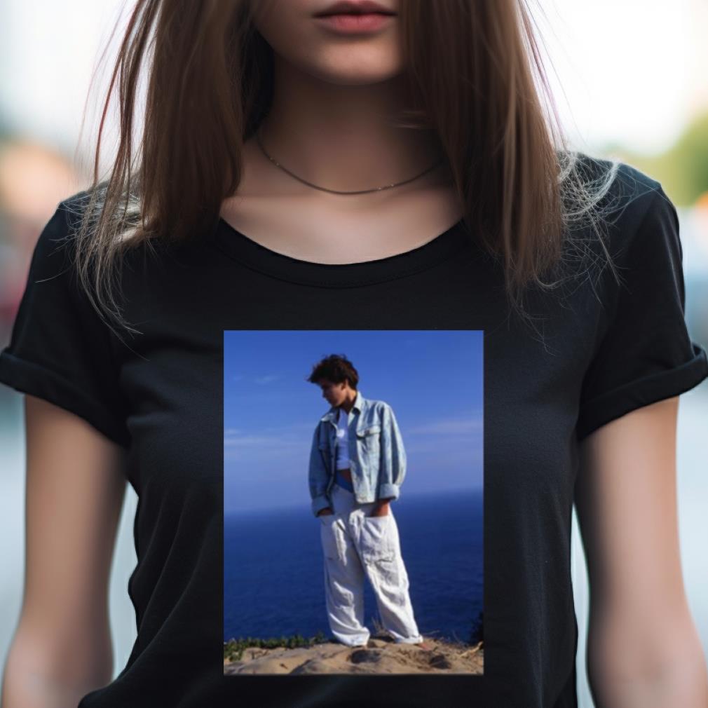 Mora Singer Graphic Shirt Mora Singer Graphic Shirt
