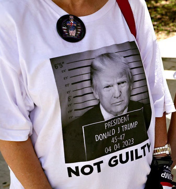 Trump Mugshot 04 04 2023 shirt