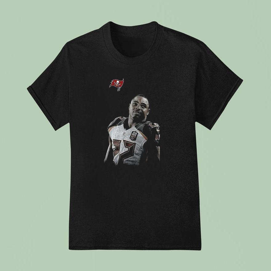 Tampa Bay Buccaneers In Memoriam Doug Martin 1989 2025 Graphic Signature Shirt