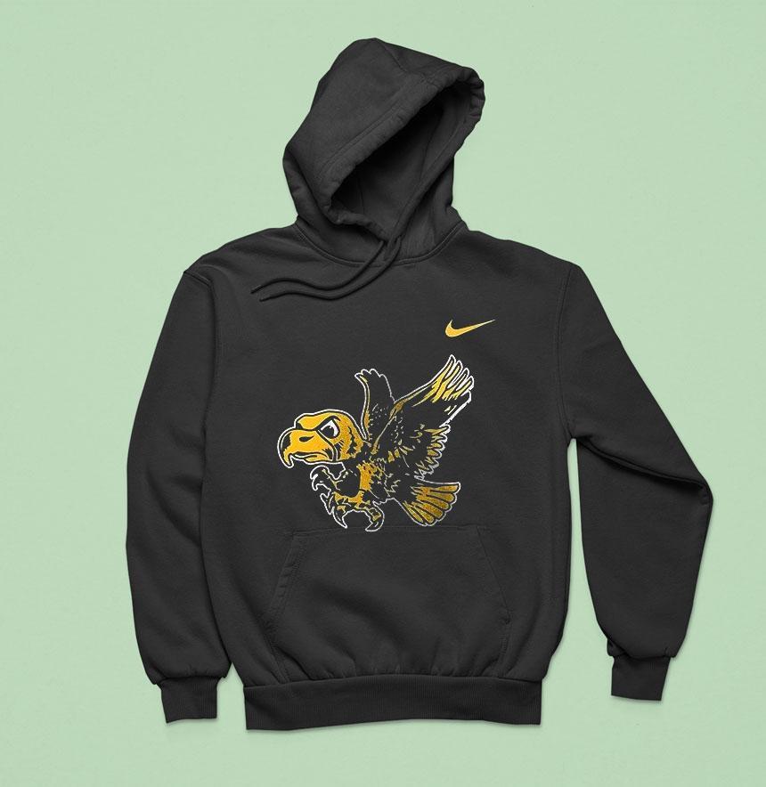 Iowa Hawkeyes Caitlin Clack Logo Shirt Iowa Hawkeyes Caitlin Clack Logo Shirt