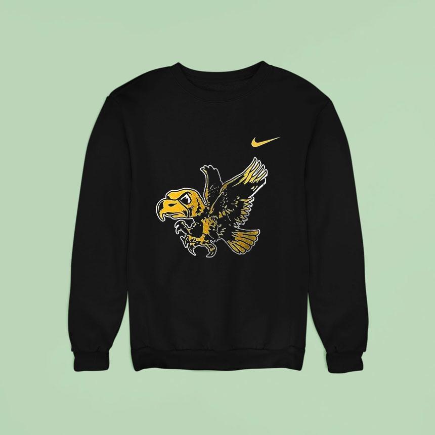 Iowa Hawkeyes Caitlin Clack Logo Shirt Iowa Hawkeyes Caitlin Clack Logo Shirt