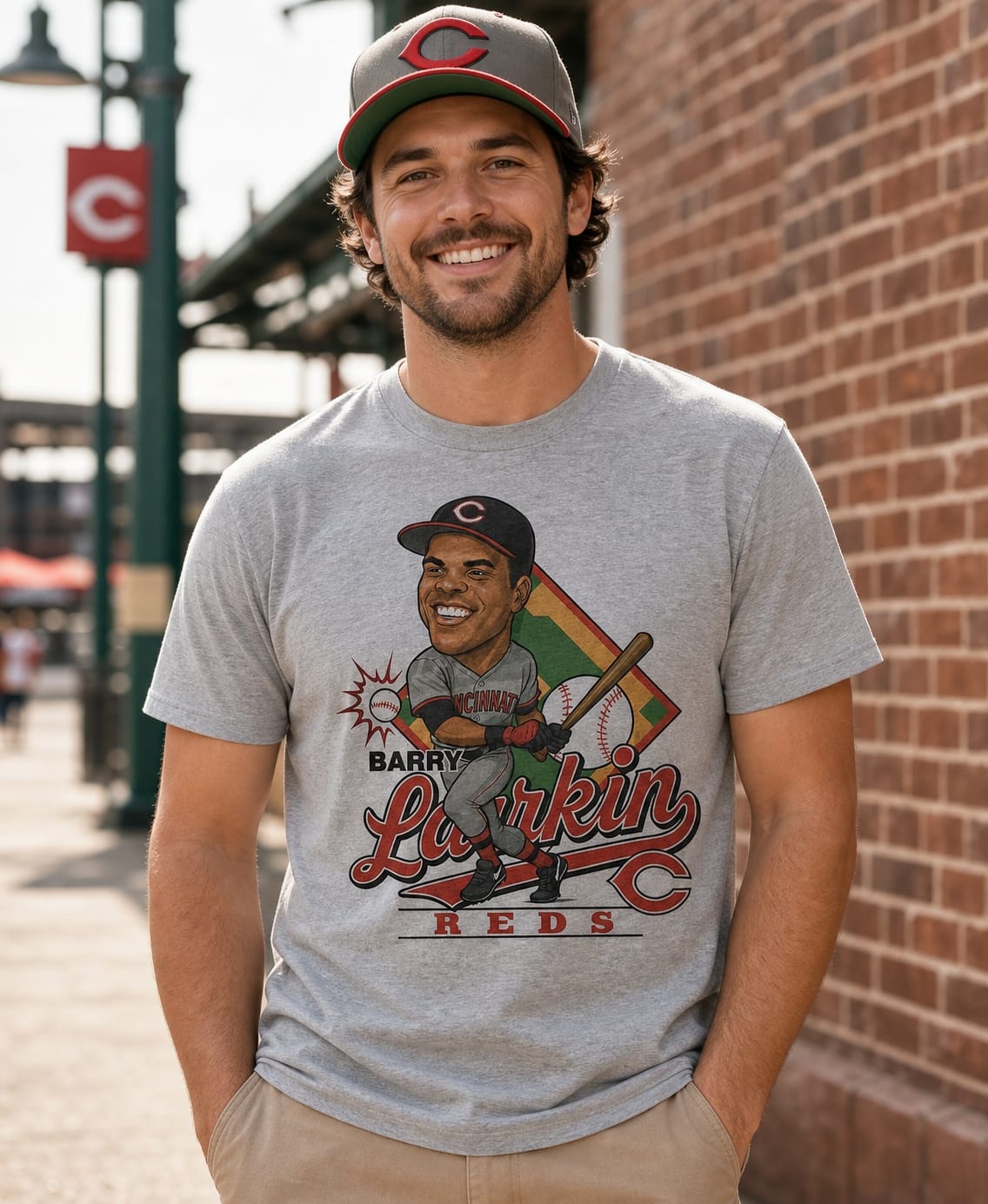 Cincinnati Reds Barry Larkin Exclusive Retro Baseball 1990 Artwork T-Shirt