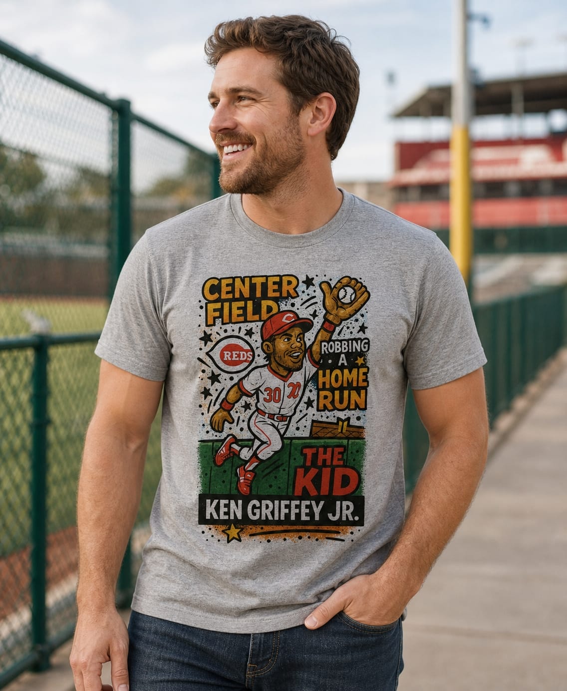 Cincinnati Reds Ken Griffey Jr. Centerfield Exclusive Retro Baseball Artwork T-Shirt
