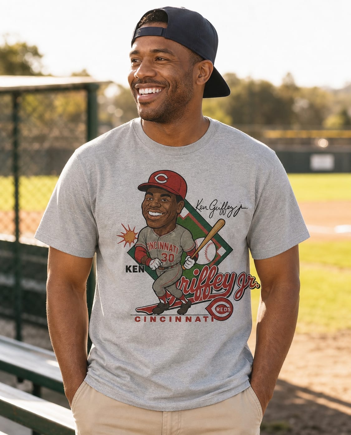 Cincinnati Reds Ken Griffey Jr. Exclusive Retro Baseball 2002 Artwork T-Shirt