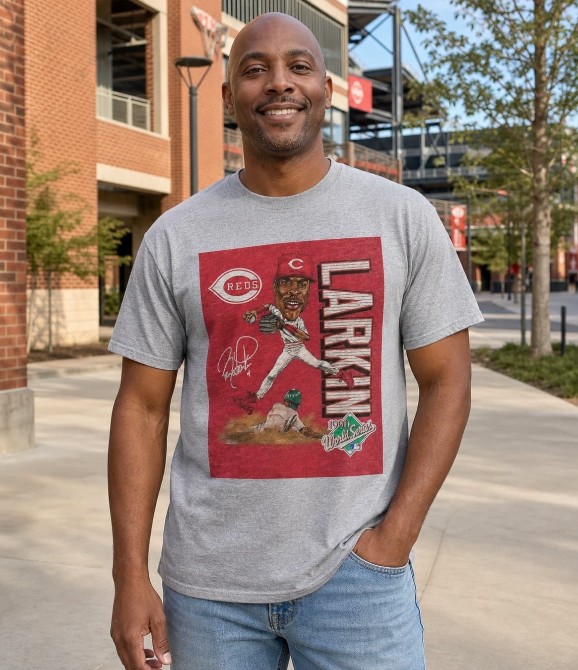 Cincinnati Reds Retro Barry Larkin Baseball World Series 1990 Artwork Shirt