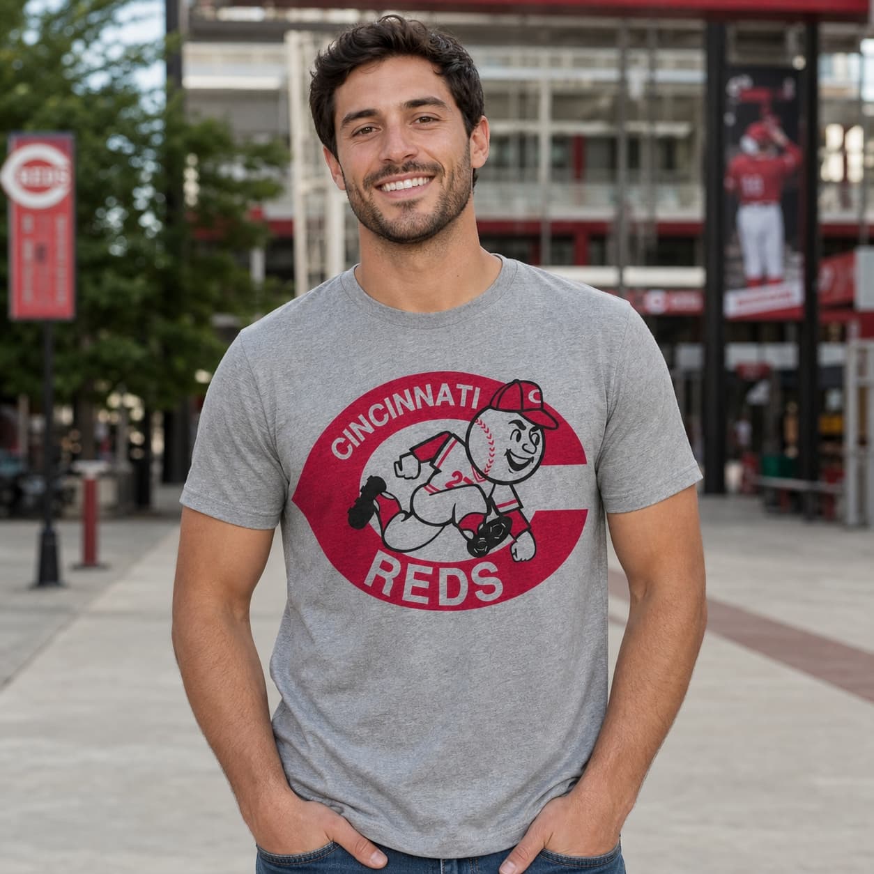 Cincinnati Reds Retro Baseball 1970 Artwork Shirt