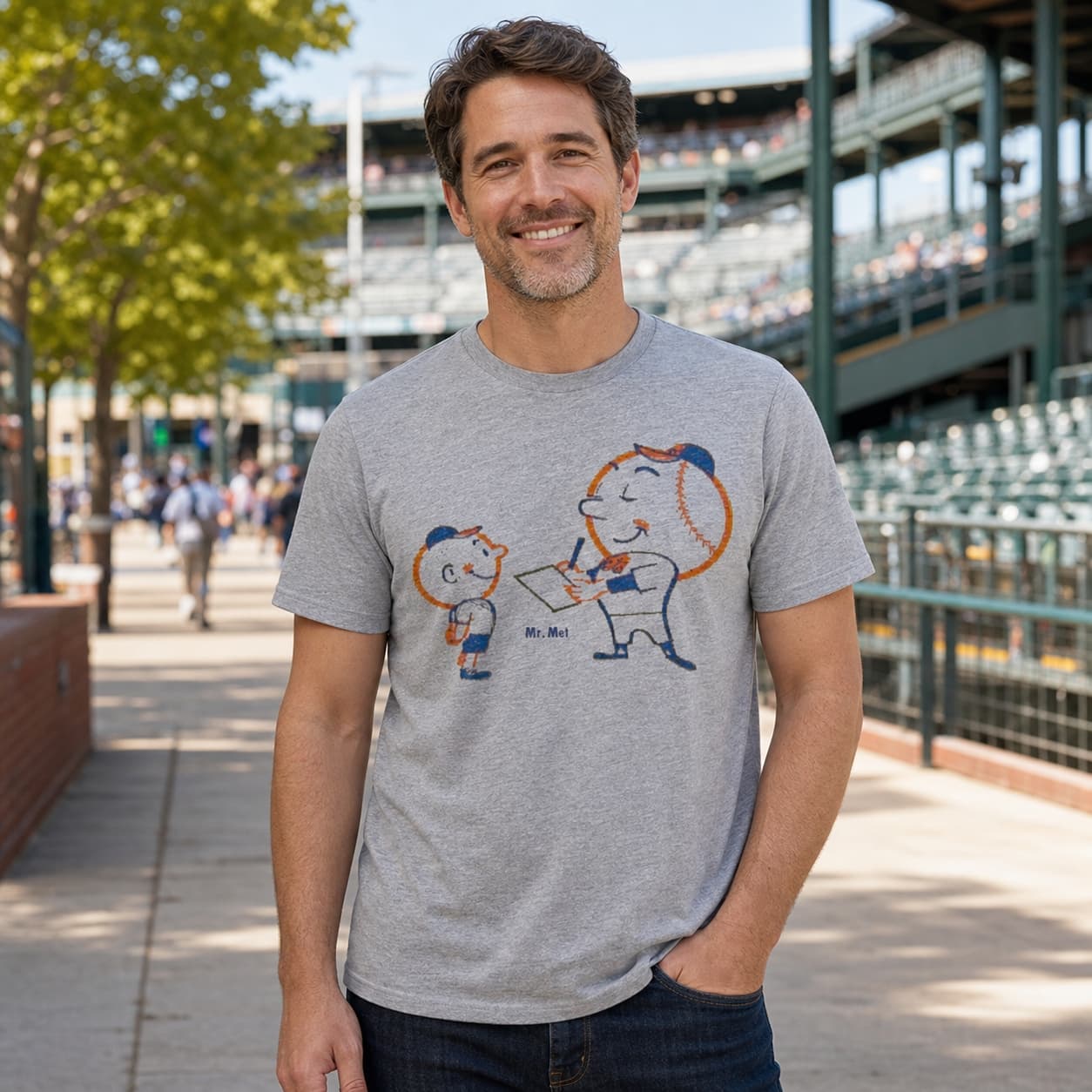 New York Mets Retro Mr. Met Signing Autograph Baseball 1967 Artwork T-Shirt