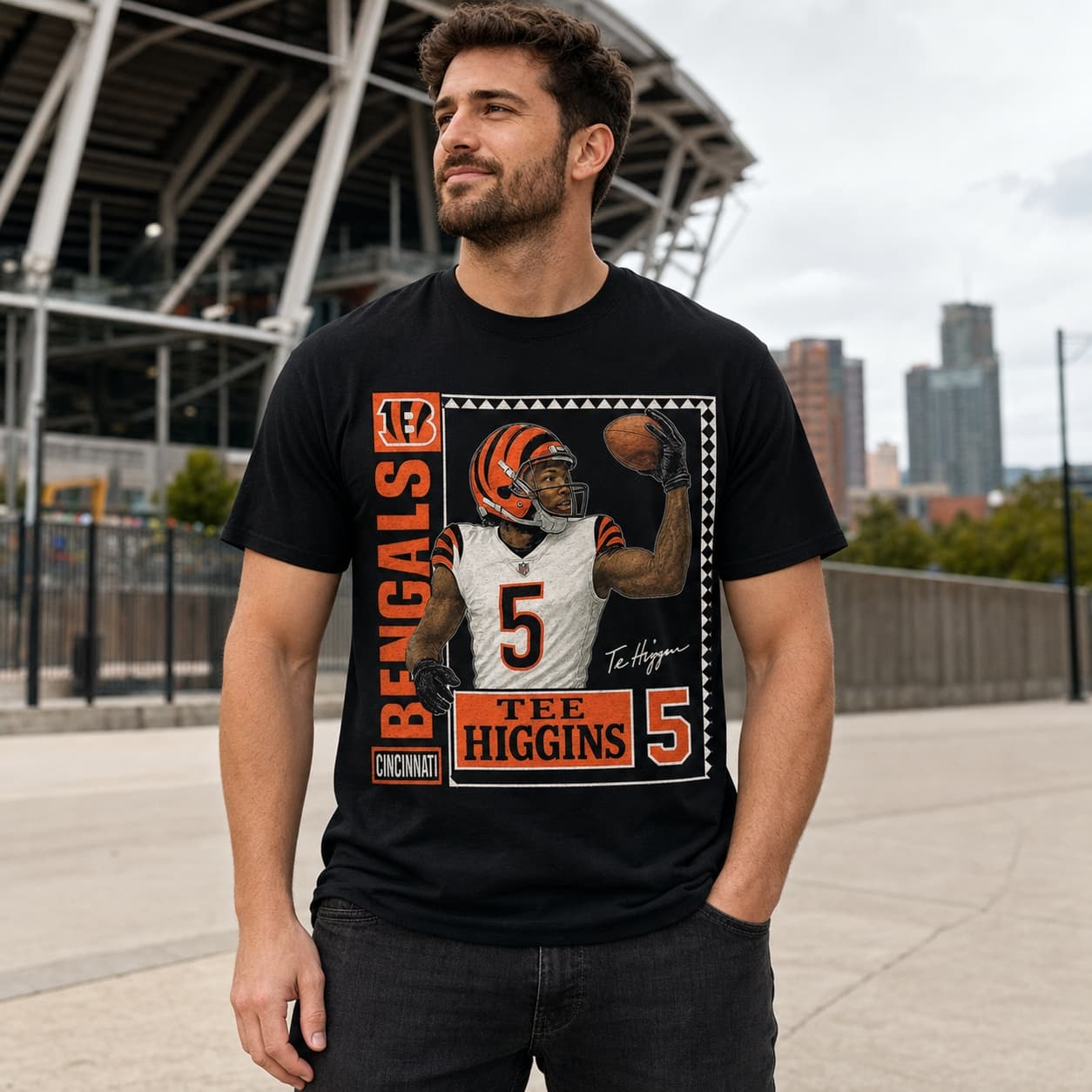 Cincinnati Bengals Tee Higgins Exclusive Retro Football Artwork Heather T-Shirt