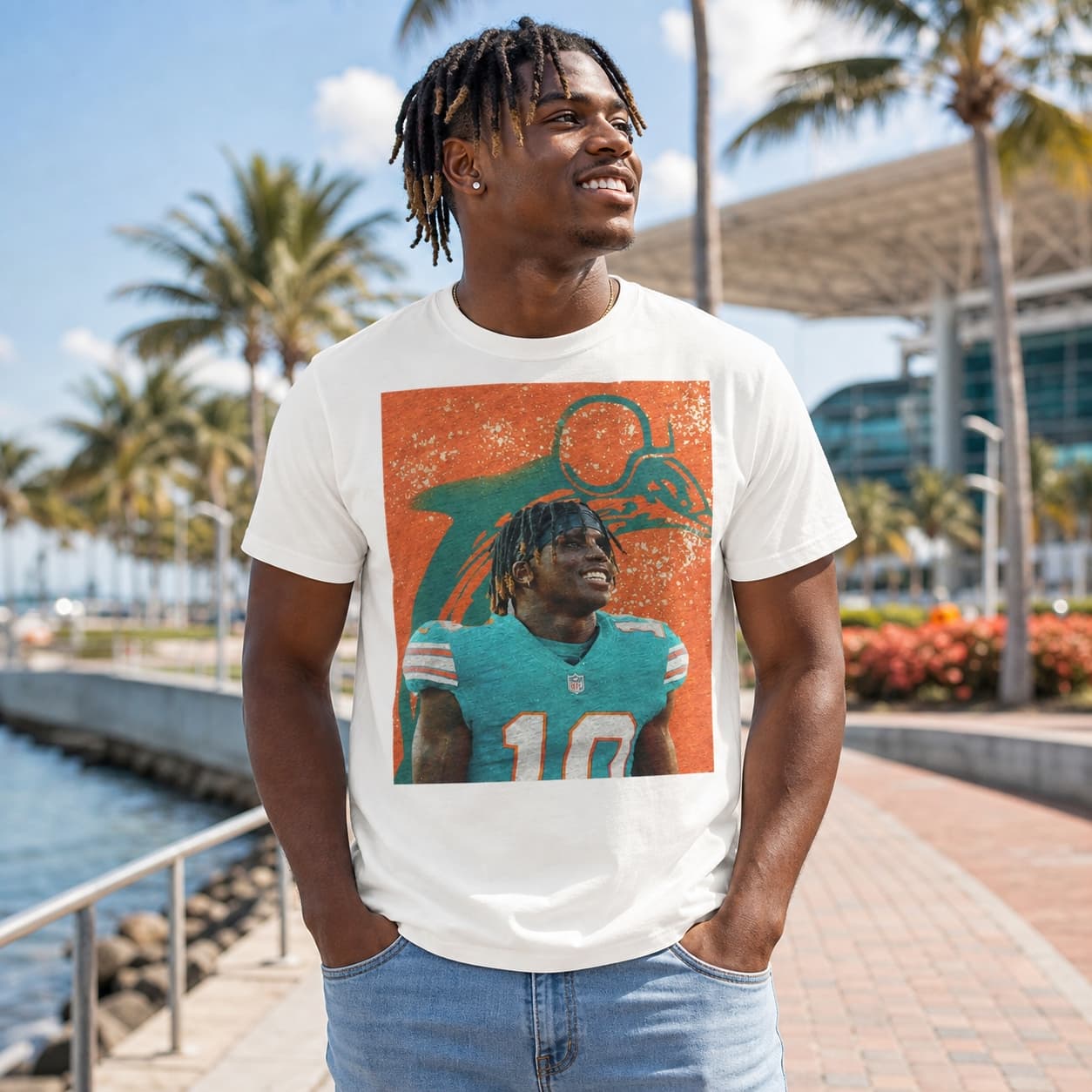Miami Dolphins Tyreek Hill #10 Exclusive Retro Football Artwork Shirt