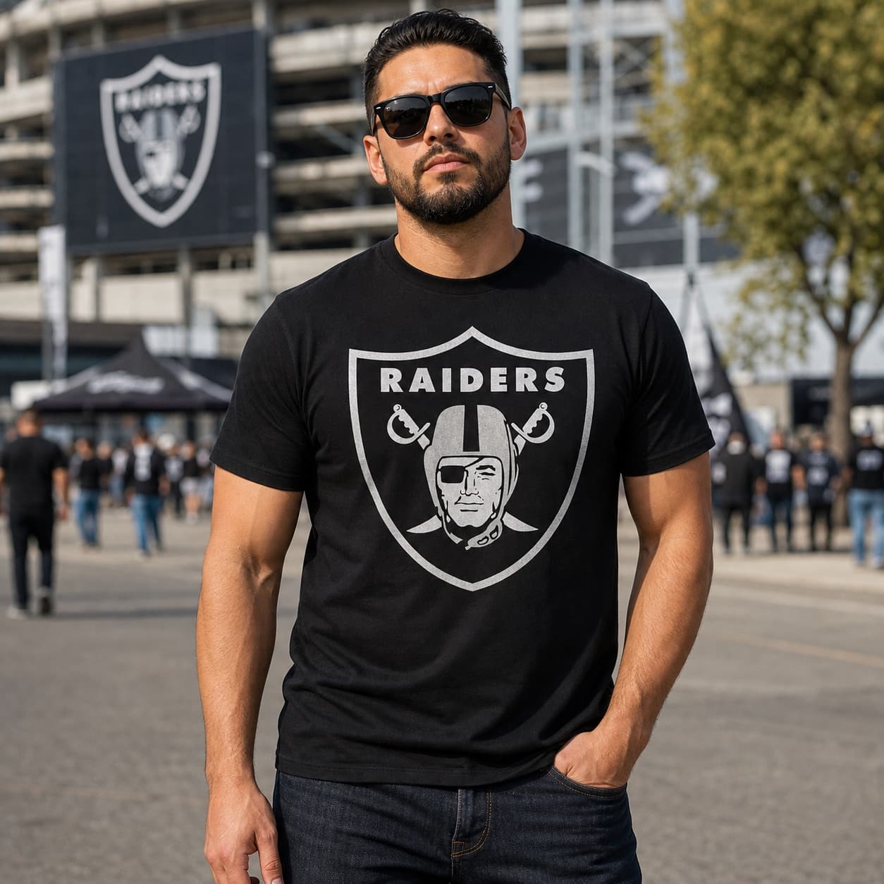 Oakland Raiders Retro Football 1982 Artwork Shirt